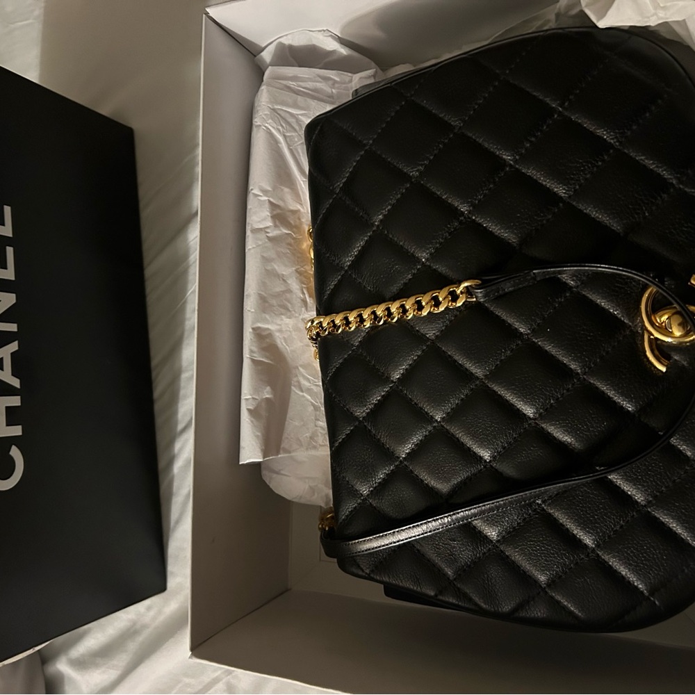 100% Authentic Chanel handbag serial #23220265 as shown in photos